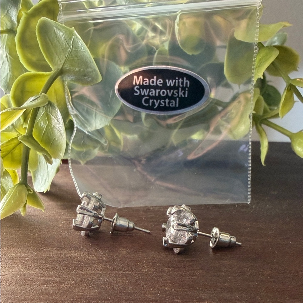 Swarovski Clear Crystal Flower Cluster Stud Earrings - Picture 4 of 4